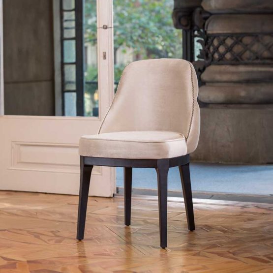 Silla lisa vivo blanco tapicería creativa
