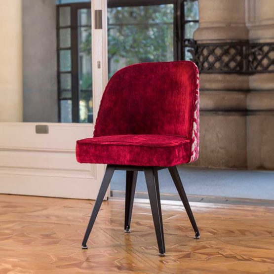 Silla capitone lisa vivo rojo tapicería creativa